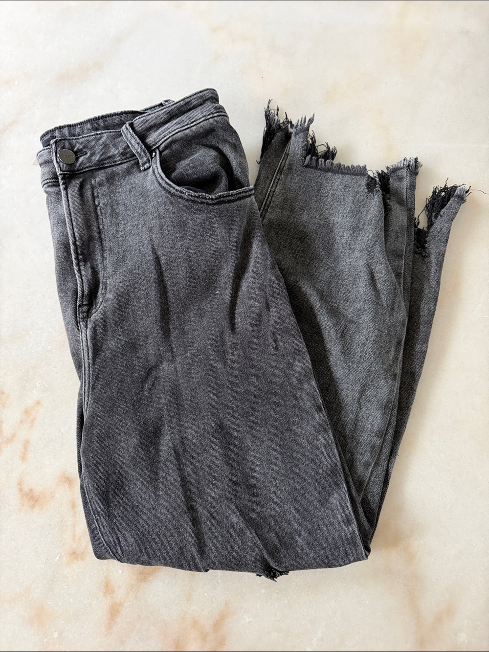 Risen High-Rise Black Gray Women's Frayed Hem Jeans